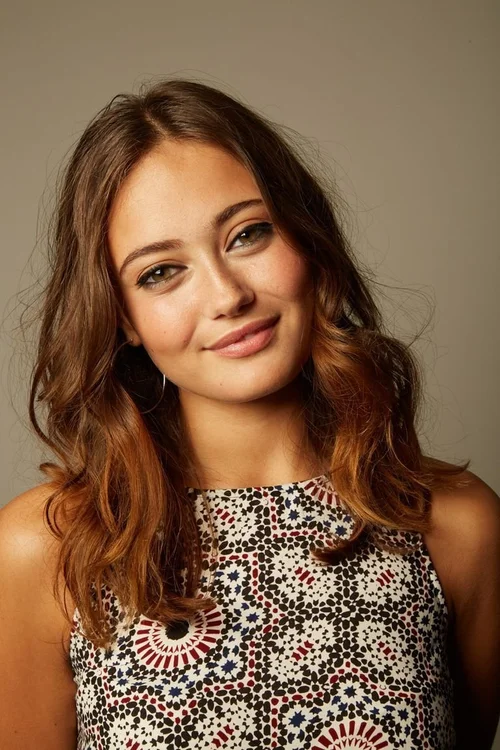 Ella Purnell — Dark Autumn