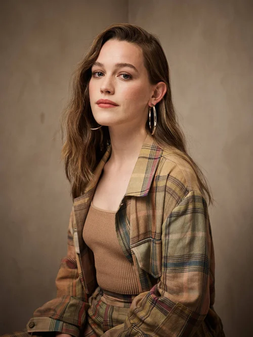 Victoria Pedretti — Soft Autumn