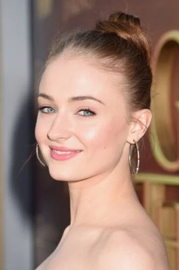 Sophie Turner — Light Spring