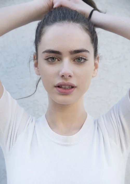 Yael Shelbia — True Summer