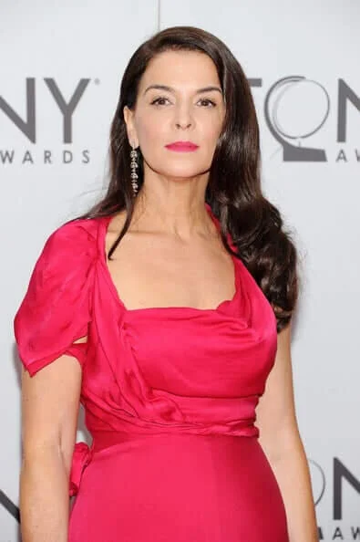 Annabella Sciorra — Bright Winter