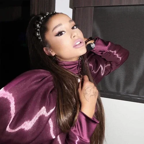 Ariana Grande — Dark Winter